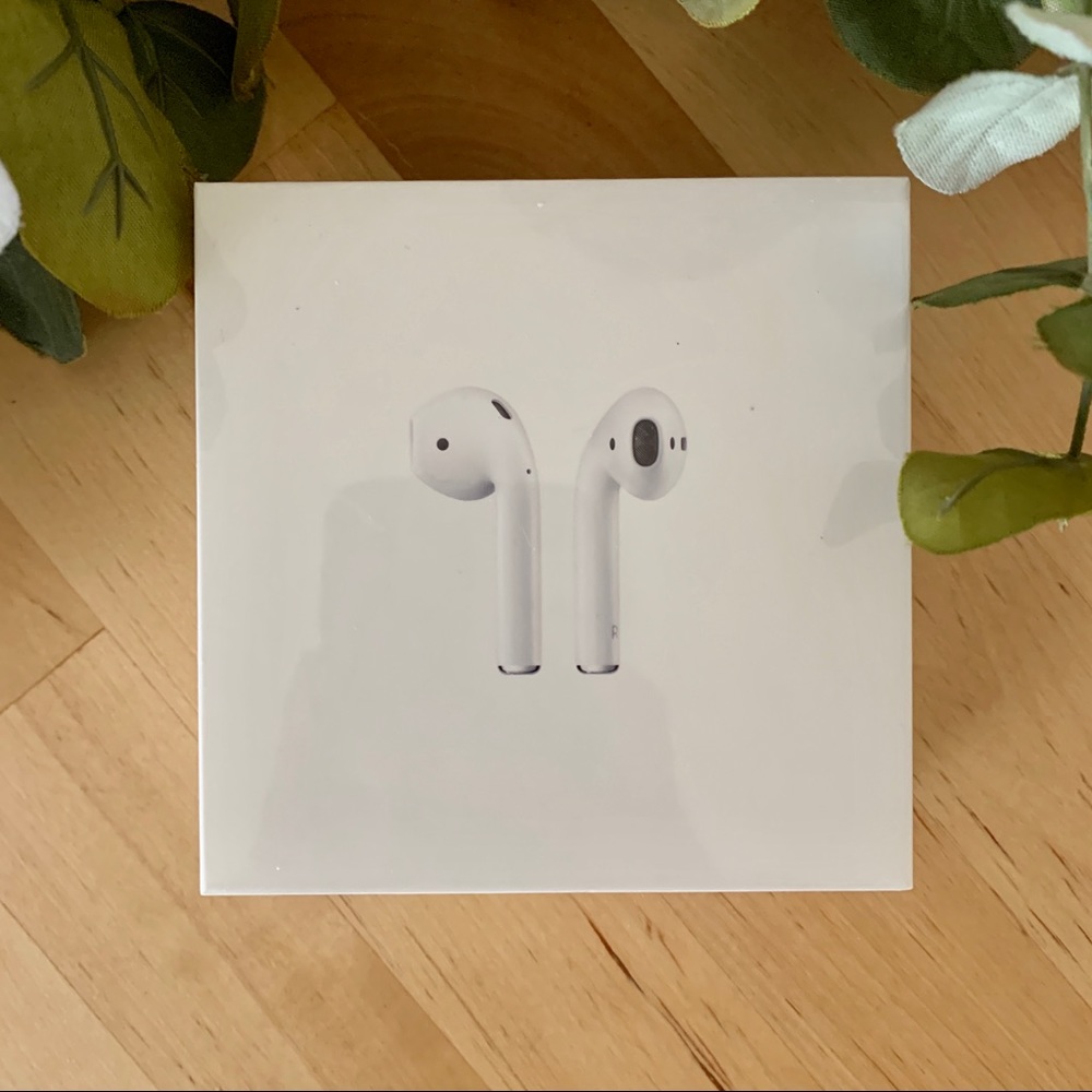 Apple AirPods 2nd Generation New and Sealed